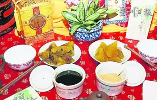 中国侨网霹雳福州十邑会馆的福州三味家乡粽,有三种不同口味的粽子,各具特色。(马来西亚《星洲日报》)
