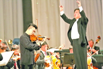 中国爱乐乐团在杜尚别演出现场
