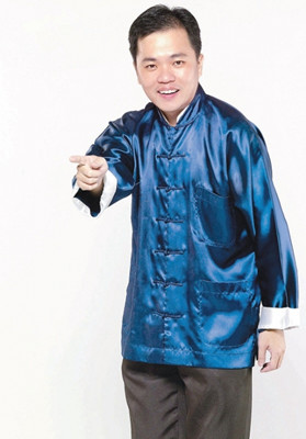 资深相声演员姚智祥1993年毕业于马大后,就筹办马大相声组,并在相声组教课至今。(马来西亚《诗华日报》)