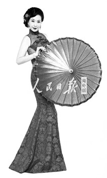 白晓芸身穿大红色旗袍拍摄定妆照，手拿纸伞，尽显中国女性风韵