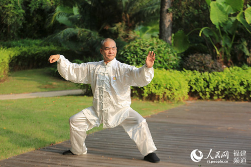 薛德魁留学英国期间,把中国的太极拳也带到了英国,朋友们都叫他“master