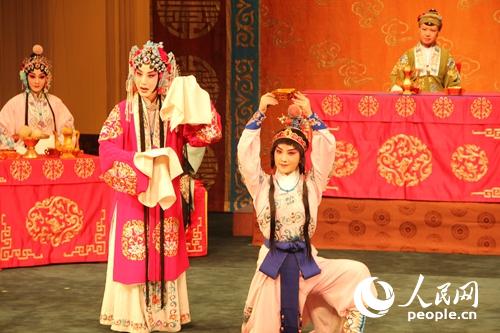 北京京剧院在巴黎市立剧院演出《杨门女将》(李永群