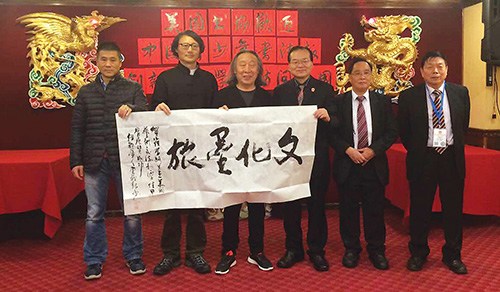 中国侨网-中国青少年书法报创办人崔学路访美