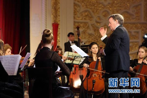 中乌建交24周年新年音乐会在塔什干举行