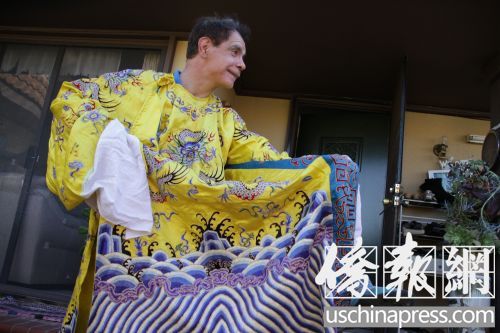 戈法的一段即兴演出。(美国《侨报》/邱晨