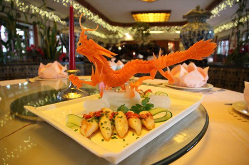 四川饭店在2008年被中国世界餐饮联合会评为国际中餐名店（法国《欧洲时报》）