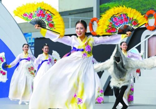 韩国清州舞蹈《花鸟》（潘前波