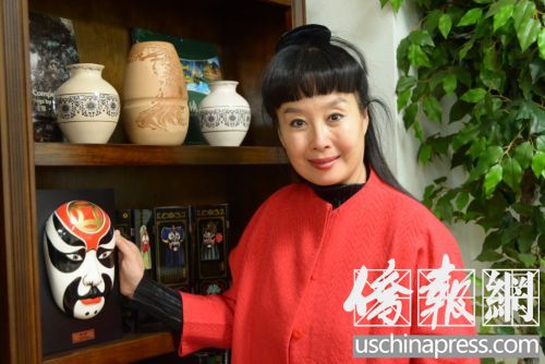京剧艺术家孙萍在加州媒体俱乐部作客(美国《侨报》/夏嘉