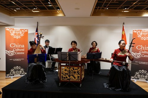 湖北省歌剧舞剧院编钟国乐团五名演奏家带来经典民乐表演