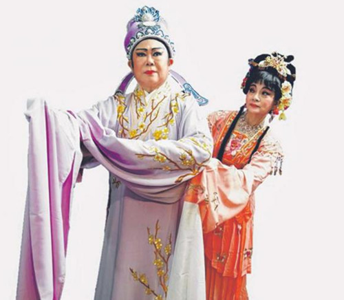 林舜香（左）和刘映雪将在《青云记》中挑大梁（新加坡《联合早报》）