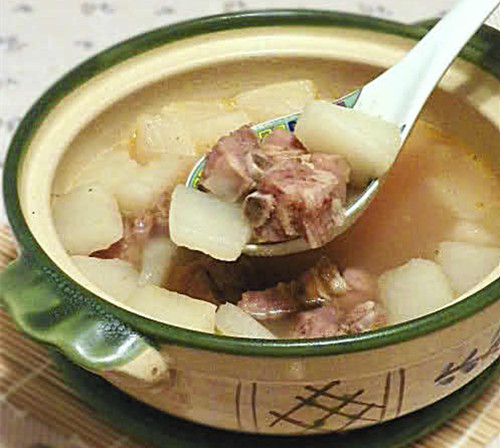 排骨萝卜汤（资料图：美国《中文网》）
