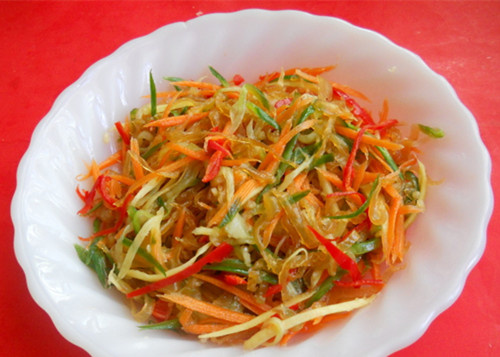 学做美味的凉拌海蜇皮 轻松解决炎夏胃口欠佳 -中国侨网