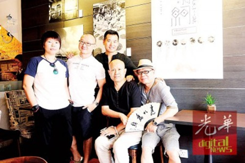 左起懿翎、章良、阿仕、刘冰鉴及闻歌。(马来西亚《光华日报》/陈燕妮