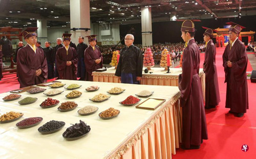 新加坡首次联合新马印华人举办祭祖大典。（新加坡《联合早报》/林国明