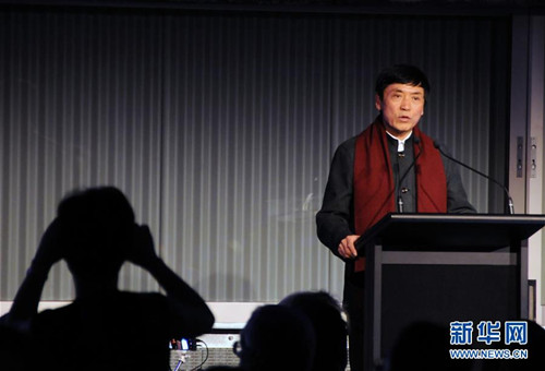 8月20日，在新西兰奥克兰，曹文轩发表主旨演讲。中国著名儿童文学作家曹文轩20日在新西兰奥克兰市获颁2016年国际安徒生奖文学奖，成为首次获得这一殊荣的中国作家。
