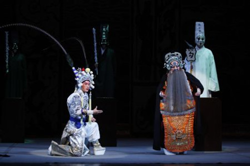京剧版哈姆雷特《王子复仇记》演出剧照。(美国《侨报》资料图)