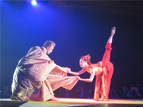 日本华人团体举办大型中国国庆晚会(图)-中国侨