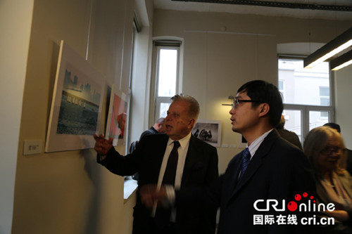 伊斯坦布尔副总领事陈苏在奥坎大学校长陪同下视察图片