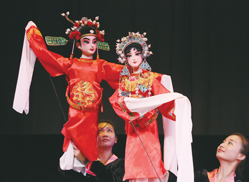 中国侨网被列入国家非物质文化遗产的岭南木偶，春节期间将给英国观众带来一种新奇美妙的艺术享受。(法国《欧洲时报》英国版资料图)