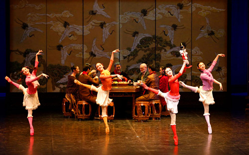 中国侨网芭蕾舞剧《过年》场景