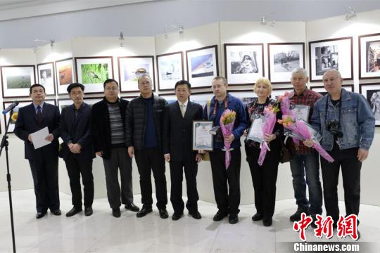 中国侨网图为“2016中俄国际摄影展”开幕仪式现场 张江 摄