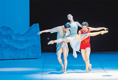 中国侨网苏州芭蕾舞团原创芭蕾舞剧《西施》在新加坡滨海艺术中心演出。 资料图片