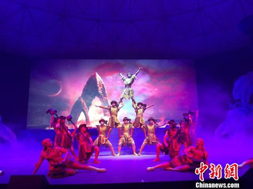 中国侨网演出现场。(李敏军 摄)