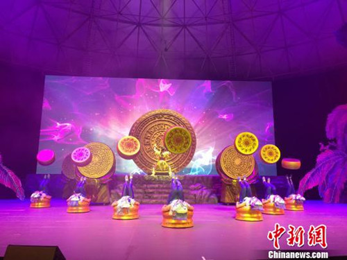 中国侨网演出现场。(李敏军 摄)
