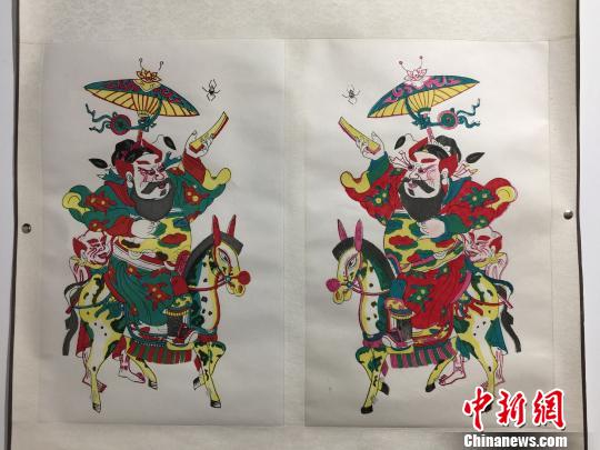 中国侨网苏州桃花坞年画《财神驾到》，作者是房志达。　曾洁　摄