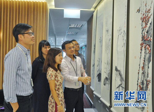 中国侨网书画展现场(毛雅珊 摄)