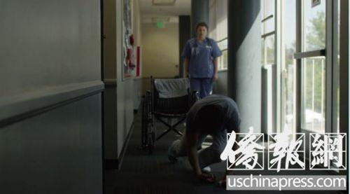 中国侨网李洋在短片中演出一个与病魔斗争的武术家。(美国《侨报》摘自短片视频图)