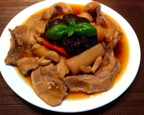 小小蒜头营养价值高 教你做蒜头炖肉