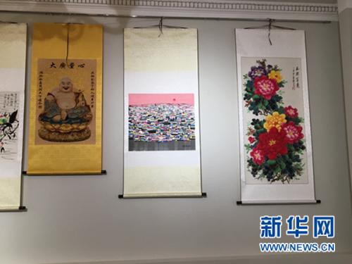 中国侨网3月14日，在俄罗斯远东城市符拉迪沃斯托克，图为参展中国书画作品。新华网发