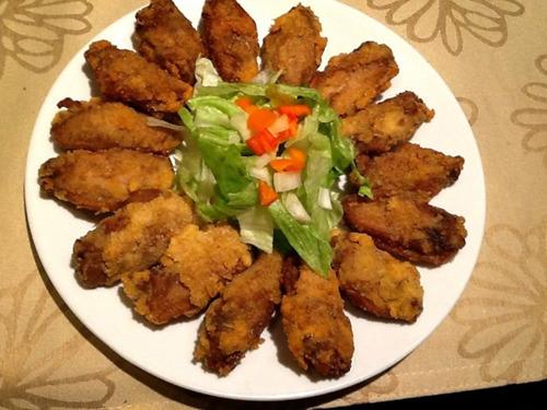 中国侨网蒜香鸡翅(资料图:美国《世界日报》)