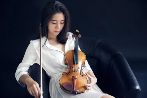 中国侨网青年小提琴家王佳稚。（美国《世界日报》资料图）