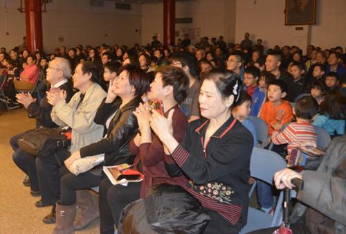 中国侨网精彩表演赢得阵阵掌声。(美国《世界日报》/俞姝含 摄)