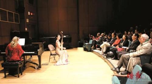 中国侨网图为陈雯雯举行“珠玉声声”琵琶独奏音乐会。（美国《侨报》资料图）
