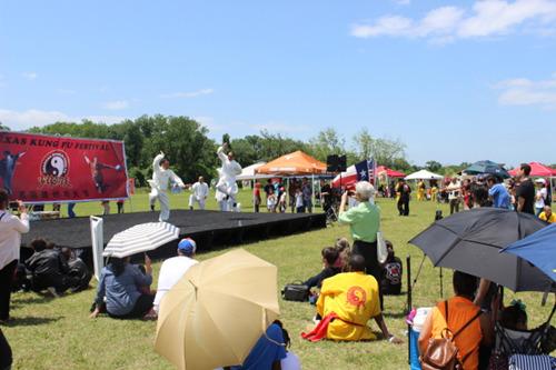 中国侨网第二届德克萨斯州功夫节日前在休斯敦Brazos River Park热闹展开。(美国《世界日报》/郭宗岳 摄)