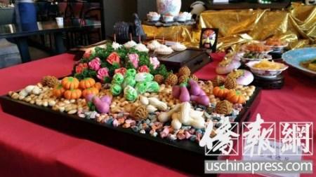 中国侨网四川美食文化周菜品都具有不同的文化主题。(图片来源：美国《侨报》/翁羽 摄)