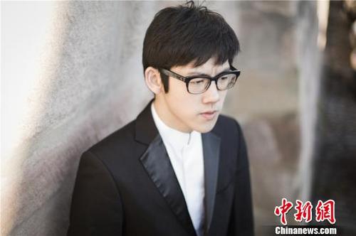 中国侨网Ben Ealovega 摄