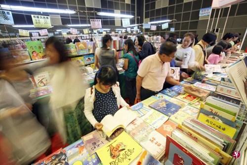 中国侨网书展现场。(新加坡《联合早报》/何家俊 摄)