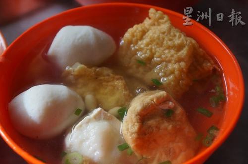 中国侨网客家酿豆腐60年来，味道始终如一。（马来西亚《星洲日报》/林晓薇 摄）