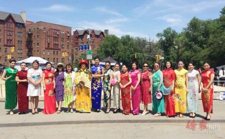 中国侨网中国旗袍秀和粤剧表演于11日举行的“布鲁克林文化艺术周末”上大放异彩。（纽约《侨报》/崔国萁 摄）
