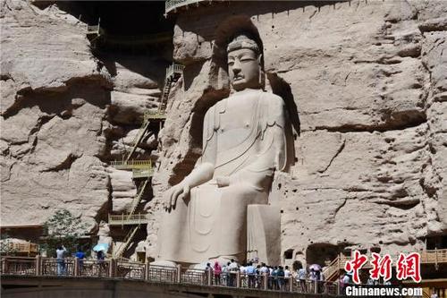中国侨网甘肃省人民代表大会常务委员会通过了世界文化遗产炳灵寺石窟“单独立法”保护的27项条例，并决定于7月1日起正式施行。　史有东　摄