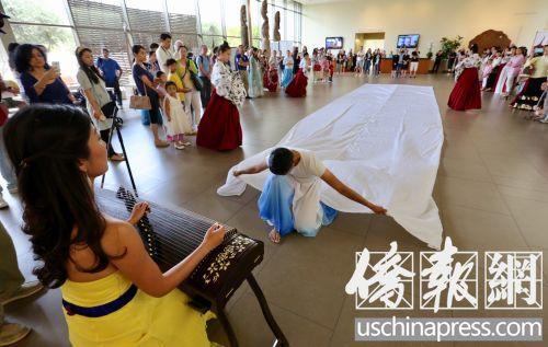 中国侨网中国文化日活动现场表演的即兴式舞蹈。(美国《侨报》/邱晨 摄)