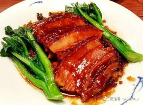 中国侨网客家梅菜扣肉。（南非《华侨新闻报》微信公众号）