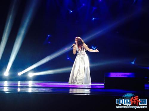 中国侨网青少年组泰国选手刘美琳以一曲《离歌》摘银。中国侨网记者周欣嫒 摄