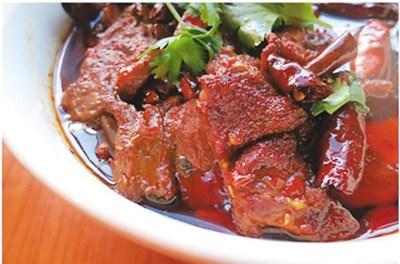 中国侨网图为美国《GQ》杂志发布的“美国2017餐饮排行榜”排名第一的中国名菜“夫妻肺片。”