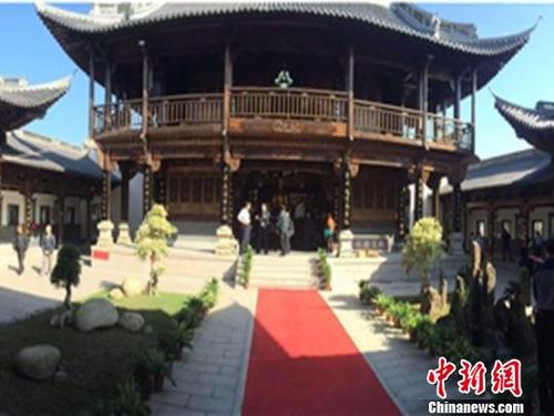 中国侨网木雕建筑作品 资料图 摄
