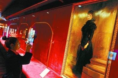 中国侨网来自匈牙利国家博物馆的茜茜公主肖像画在故宫展出。 李继辉 摄